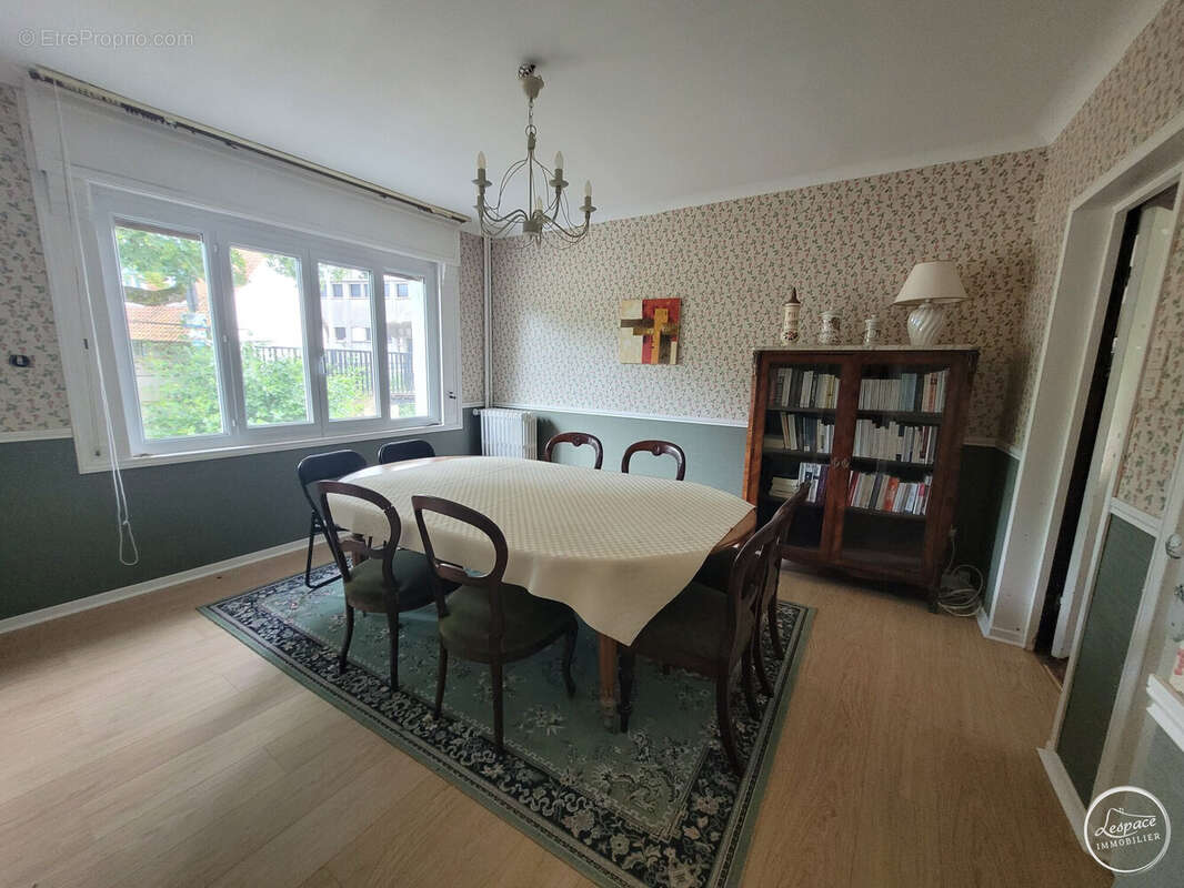 Maison à TOURNEHEM-SUR-LA-HEM