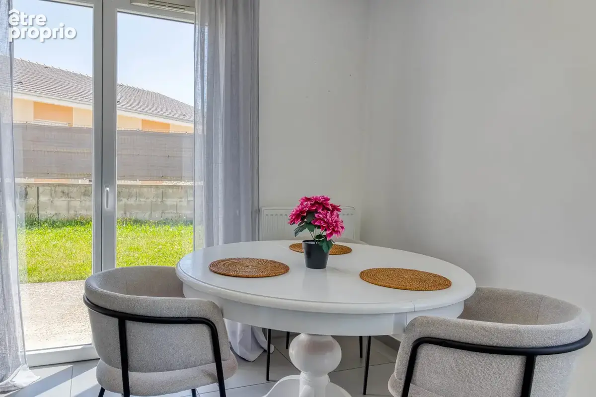 Maison 90 m² à Saint-Denis-Les-Bourg  - photo 7