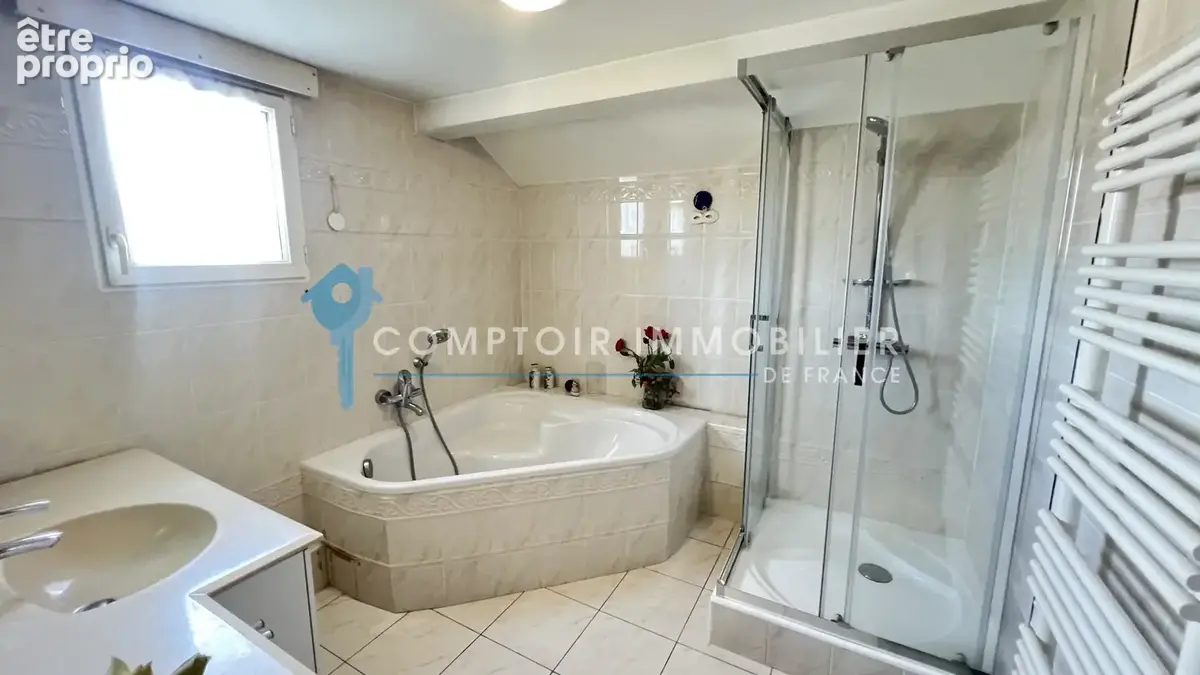 Propriété avec maison 260m2 et dépendance aménageable - photo 20