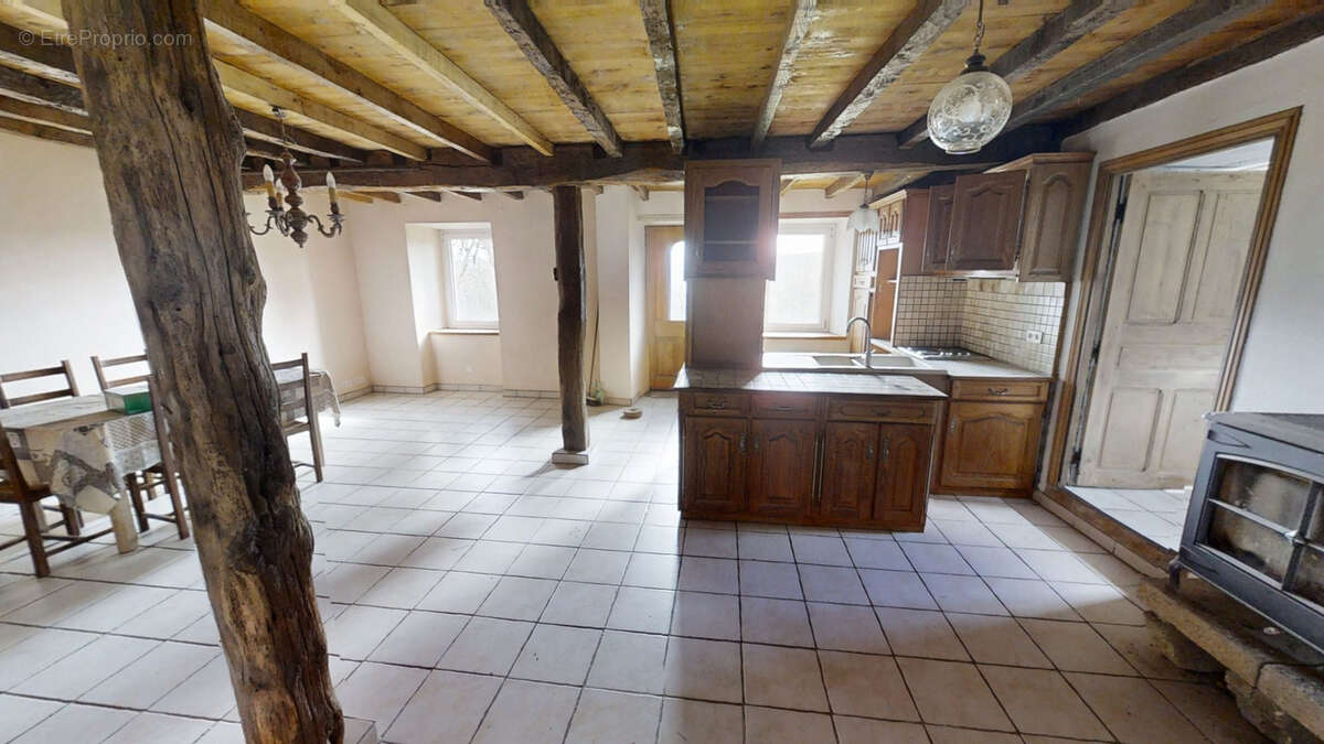 Maison à SAUVIAT
