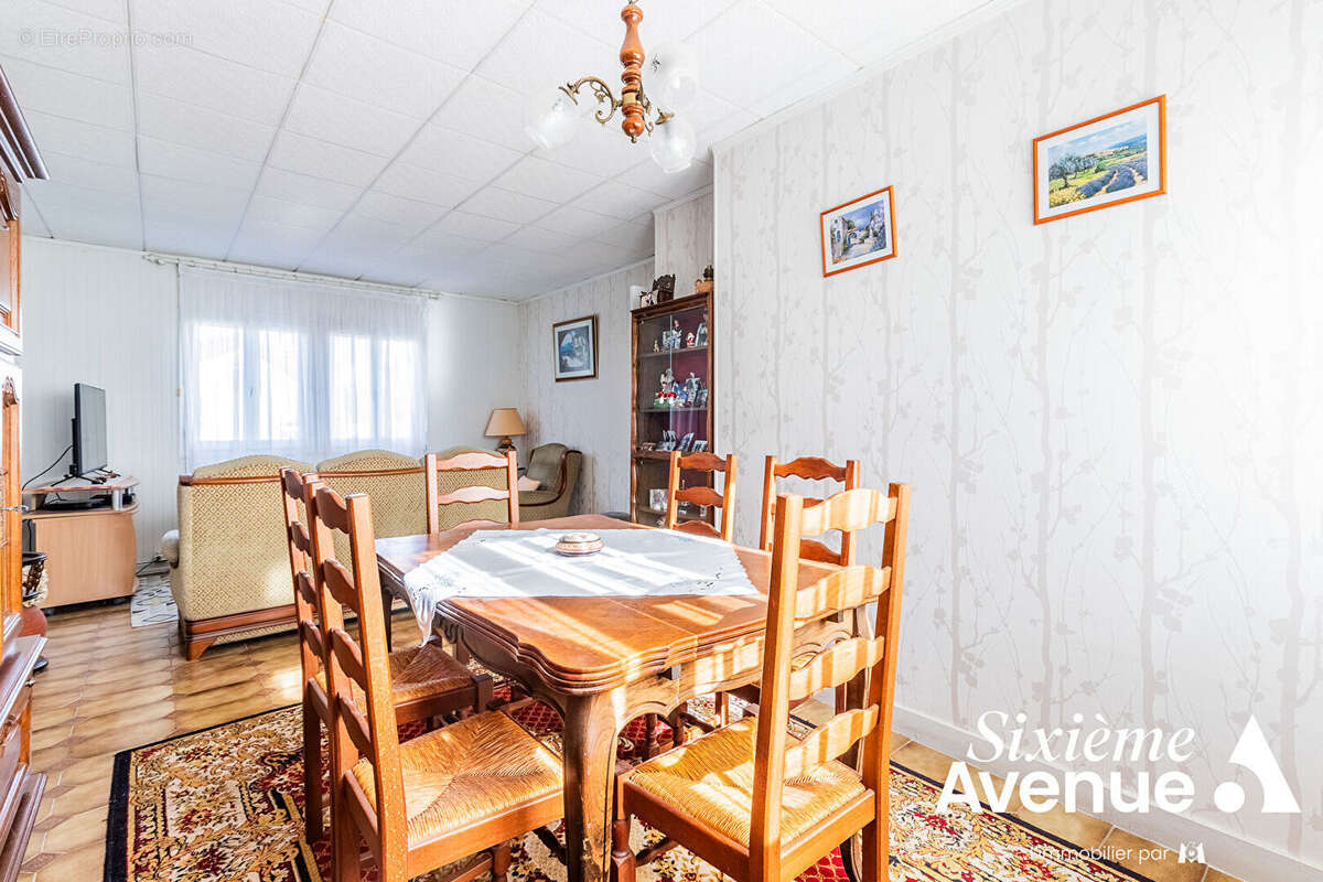 Maison à PARAY-VIEILLE-POSTE