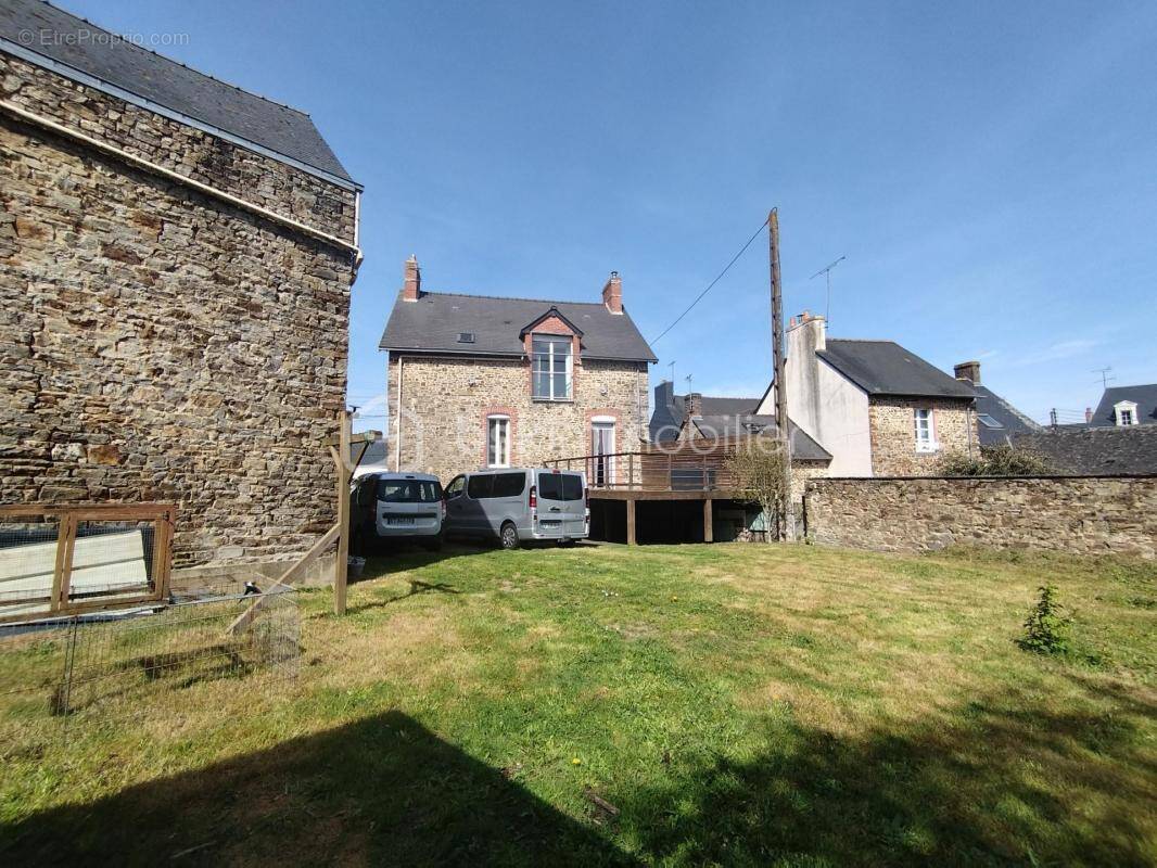 Maison à MARTIGNE-FERCHAUD