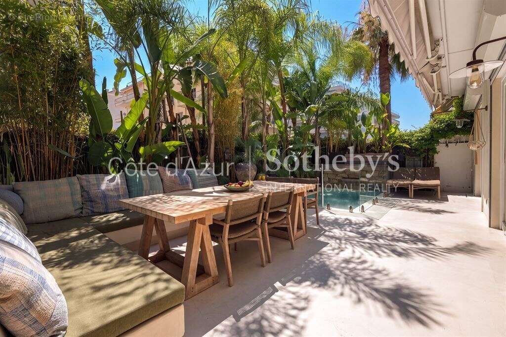Appartement de prestige à Cannes Palm Beach avec terrasse paysagée, piscine privée et garage - photo 19