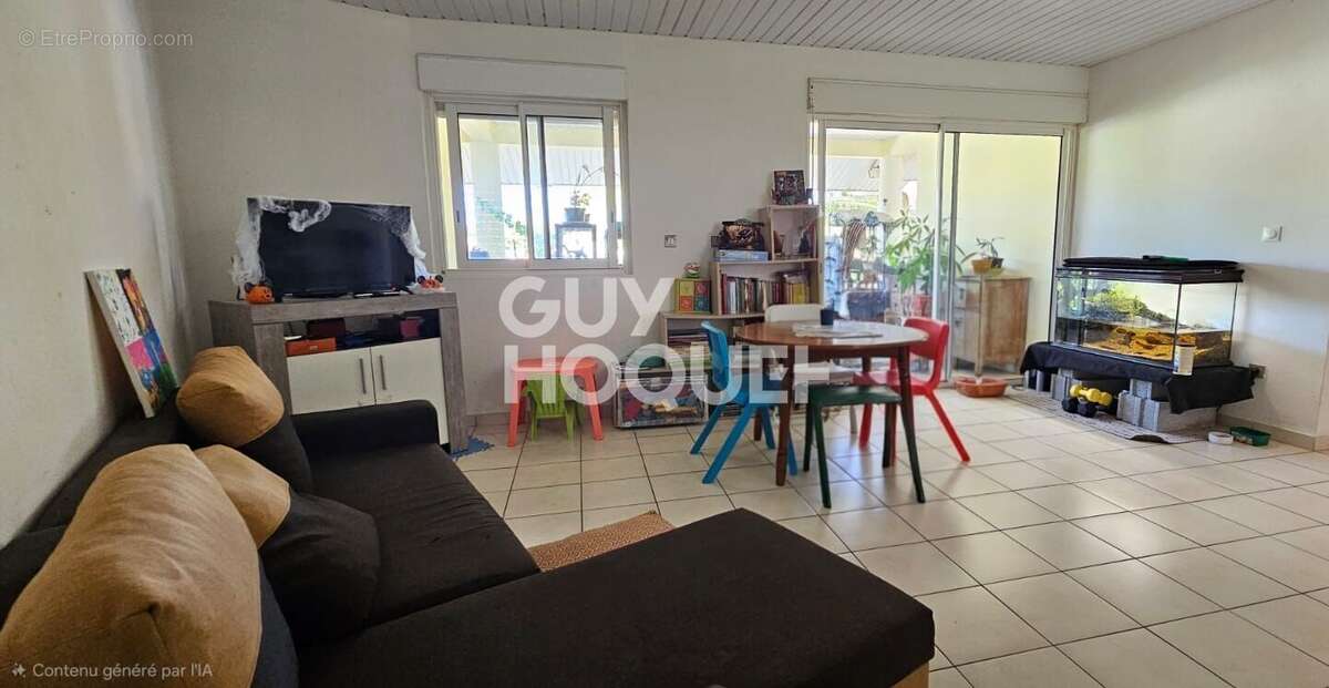 Appartement à REMIRE-MONTJOLY