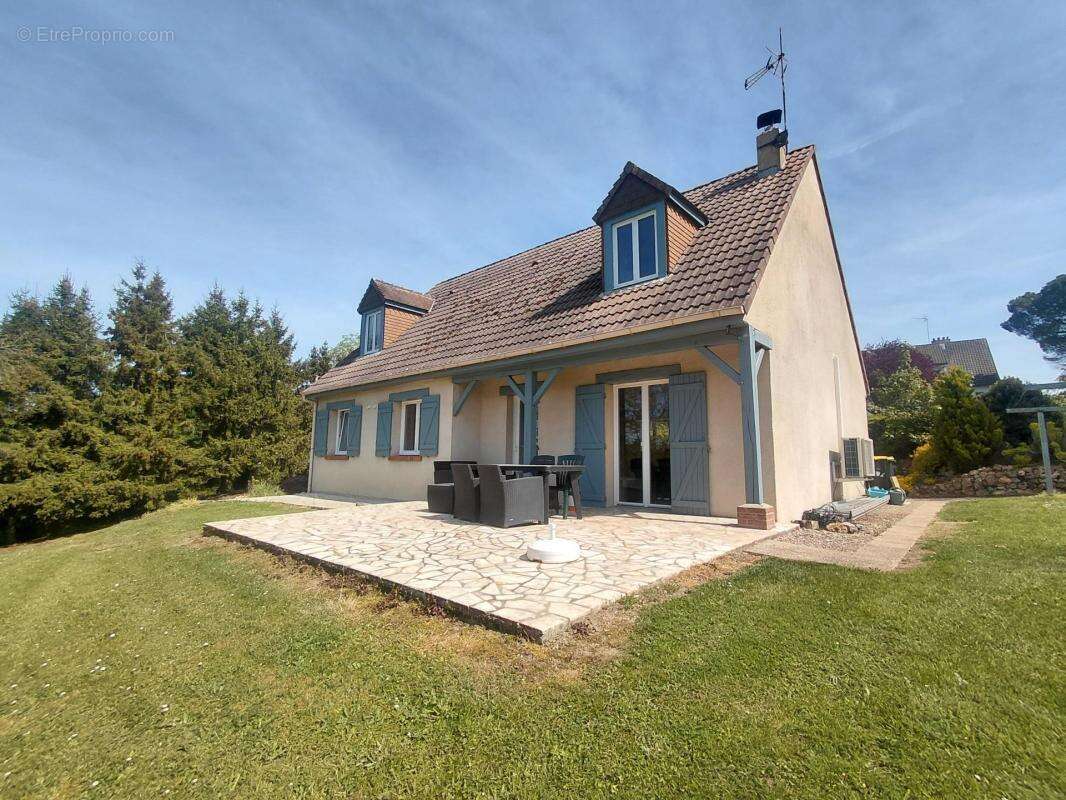 Maison à DAMVILLE