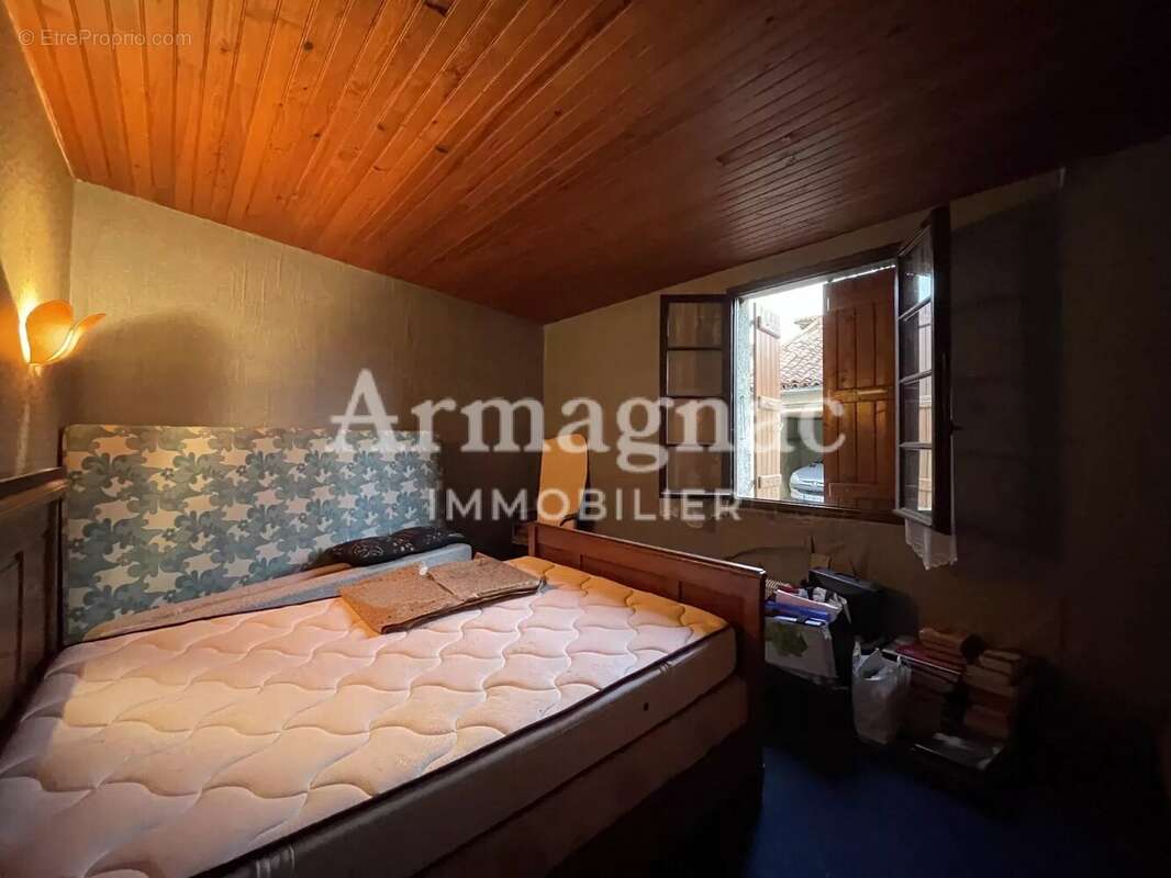 Maison à COURRENSAN