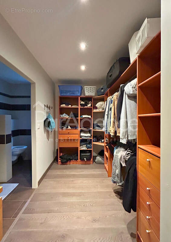 Maison à CHAILLEVETTE