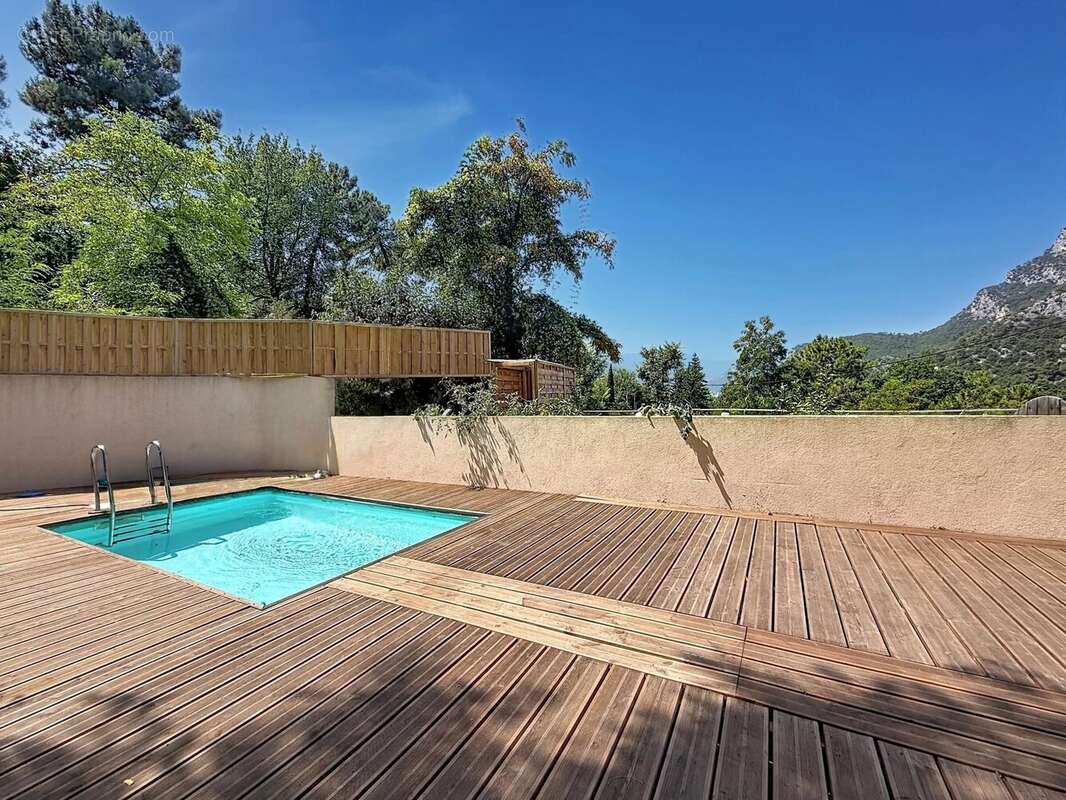 Magnifique maison à Gilette - photo 3