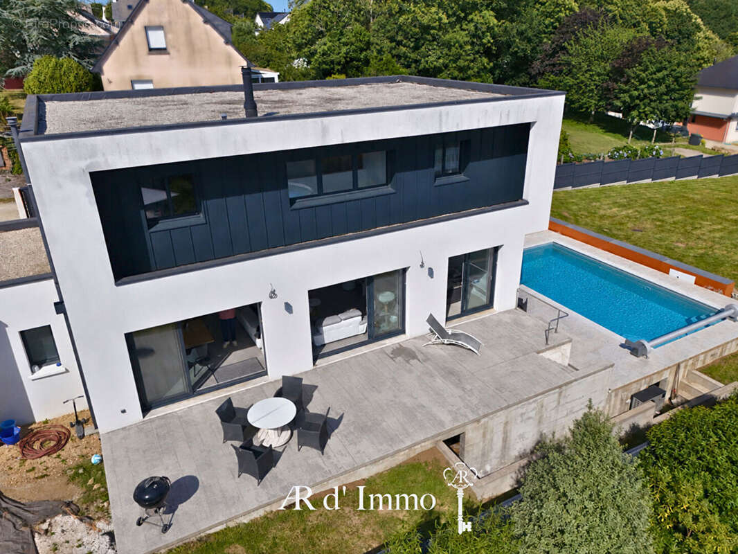 Maison à SAINT-YVI