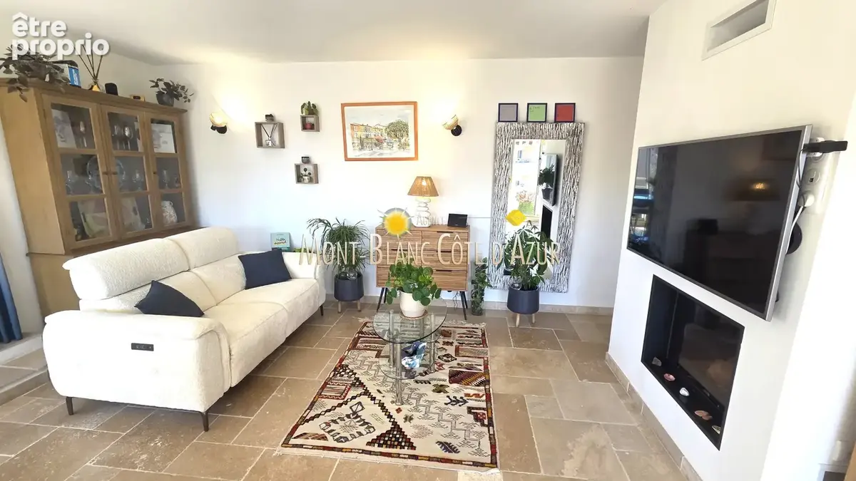 Appartement type villa sur le toit de 80 m2 environ, 3 chambres, vue mer, terrasse 100 m2, garage, cave - photo 11