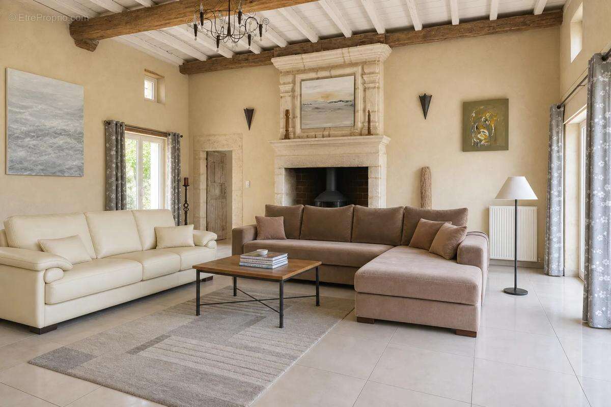 Maison à DOUVILLE