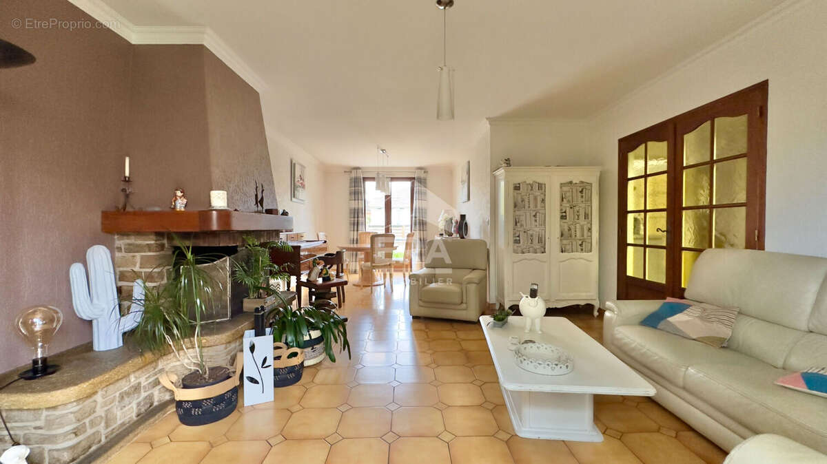 Maison à VIRY-CHATILLON