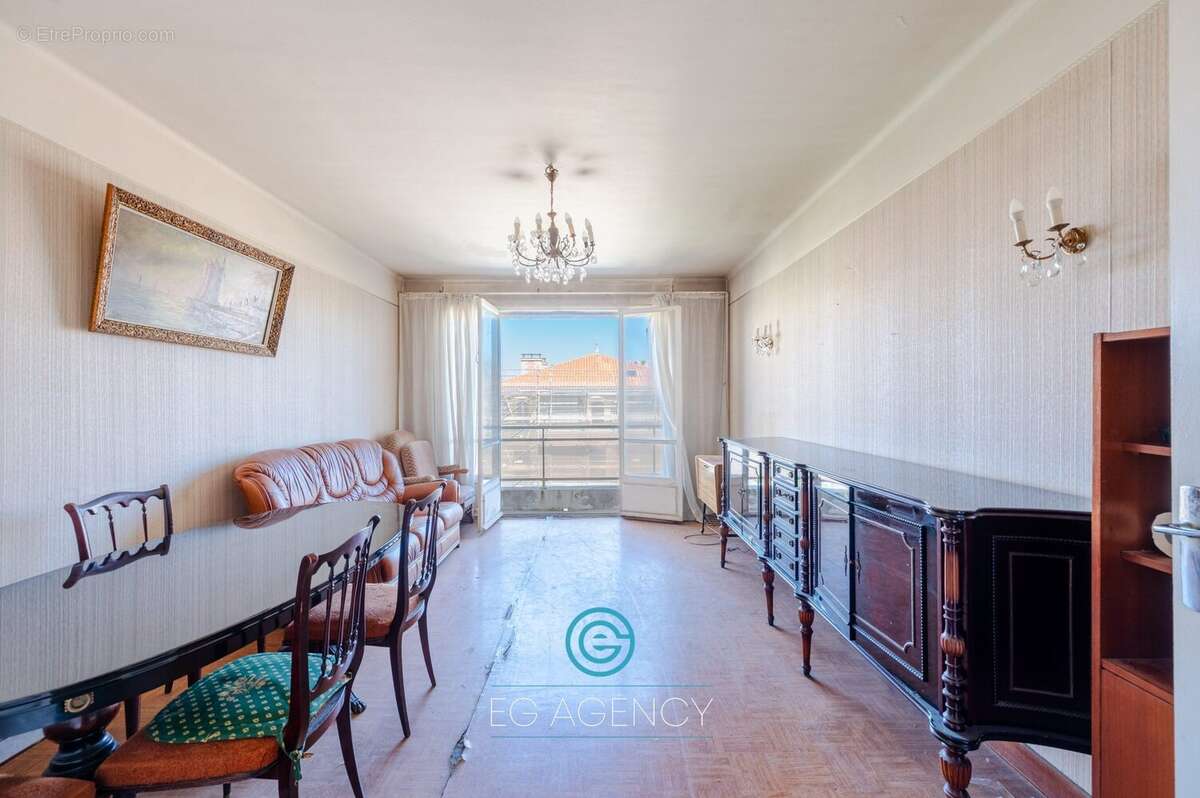Appartement à MARSEILLE-7E