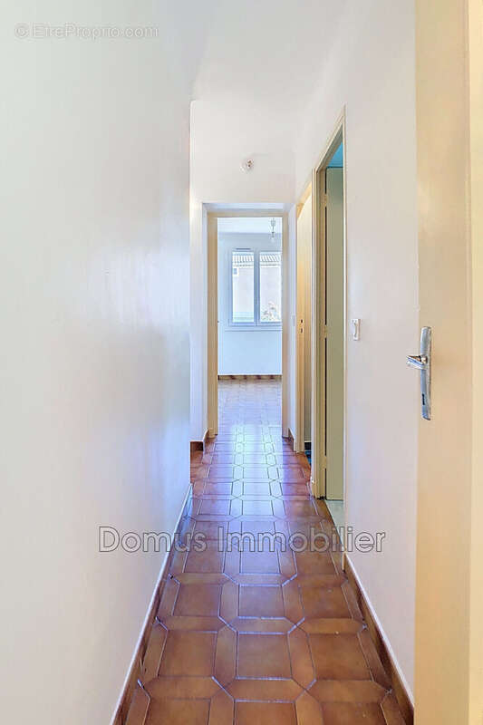 Appartement à SAINT-SATURNIN-LES-AVIGNON