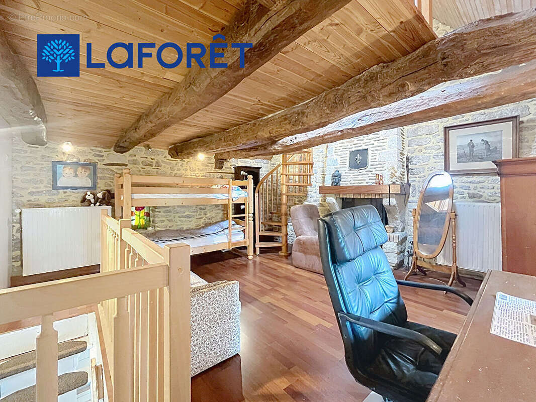 A VENDRE- Maison Malguénac 5 pièce(s) 360 m2 - photo 9