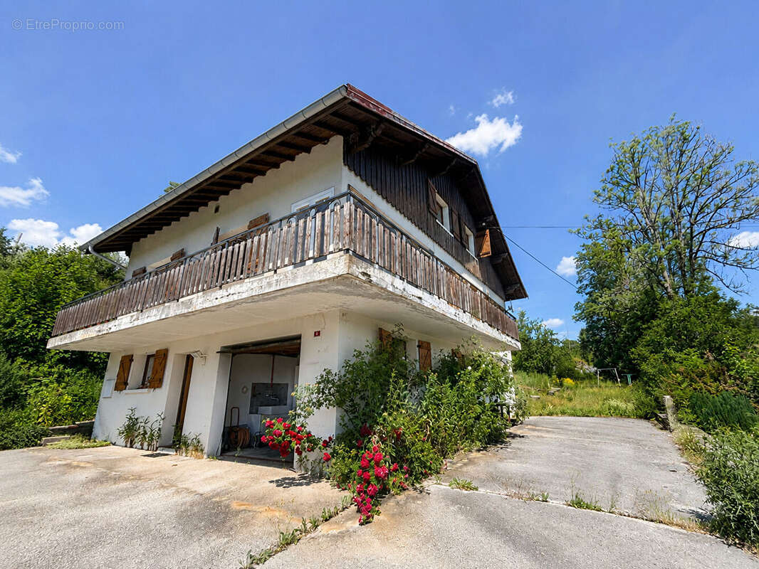 REMONOT / Les Combes - Maison familiale 160 m²  sur vaste parcelle de plus de 24 ares  - Fort potentiel - photo 2