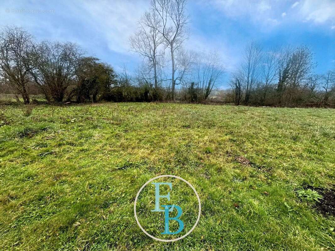 Terrain à BAYEUX