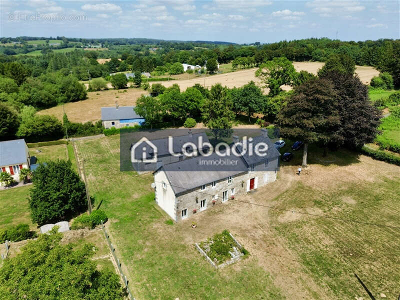 Maison en pierres avec dépendances à 10km de Vire - photo 16