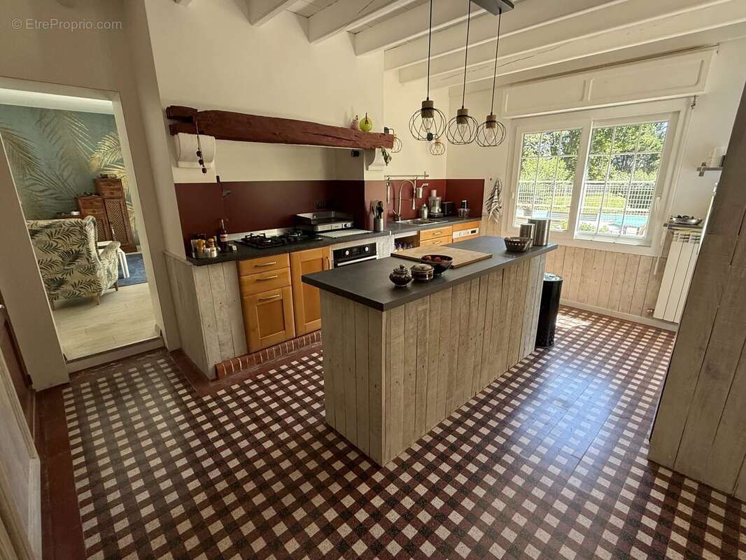 Maison T6 de charme avec piscine et dépendances située à 10 minutes de Nogaro, au calme - photo 4