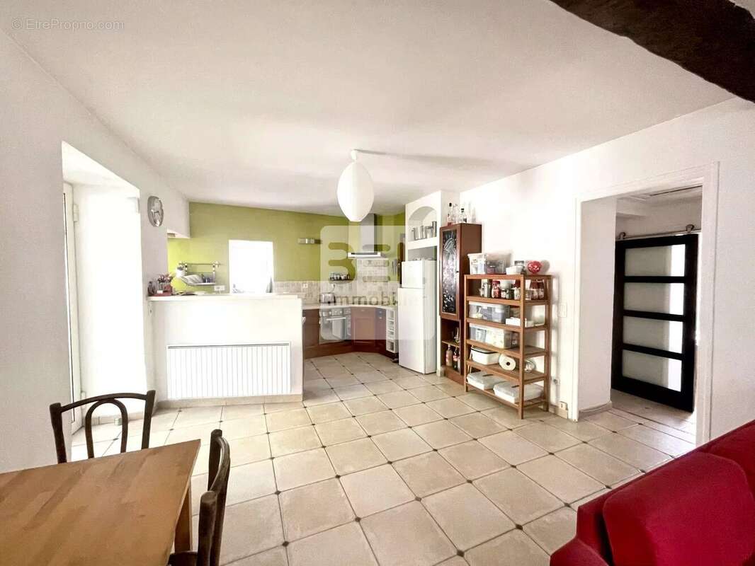 Appartement à SUZE-LA-ROUSSE