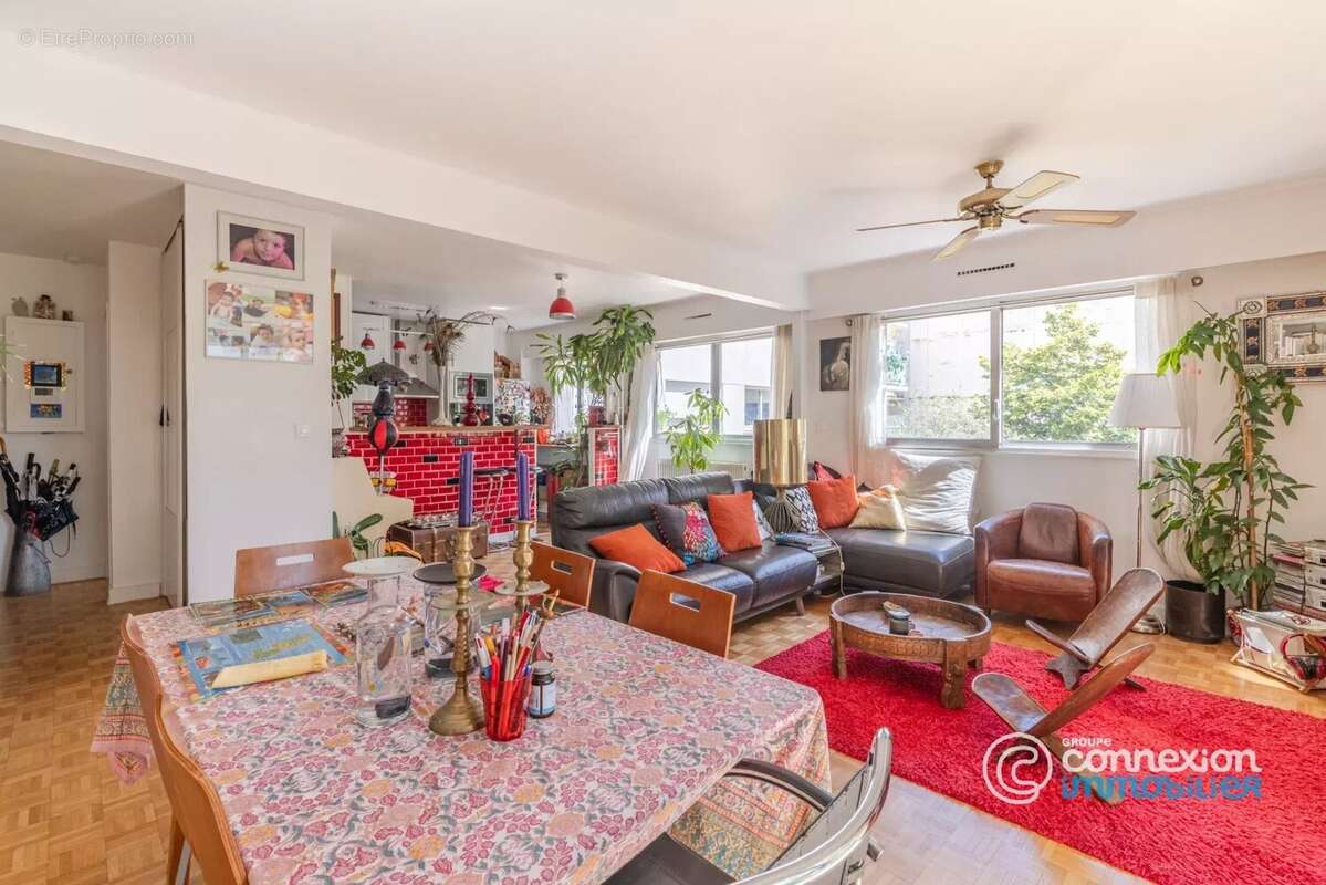 Appartement à PARIS-16E