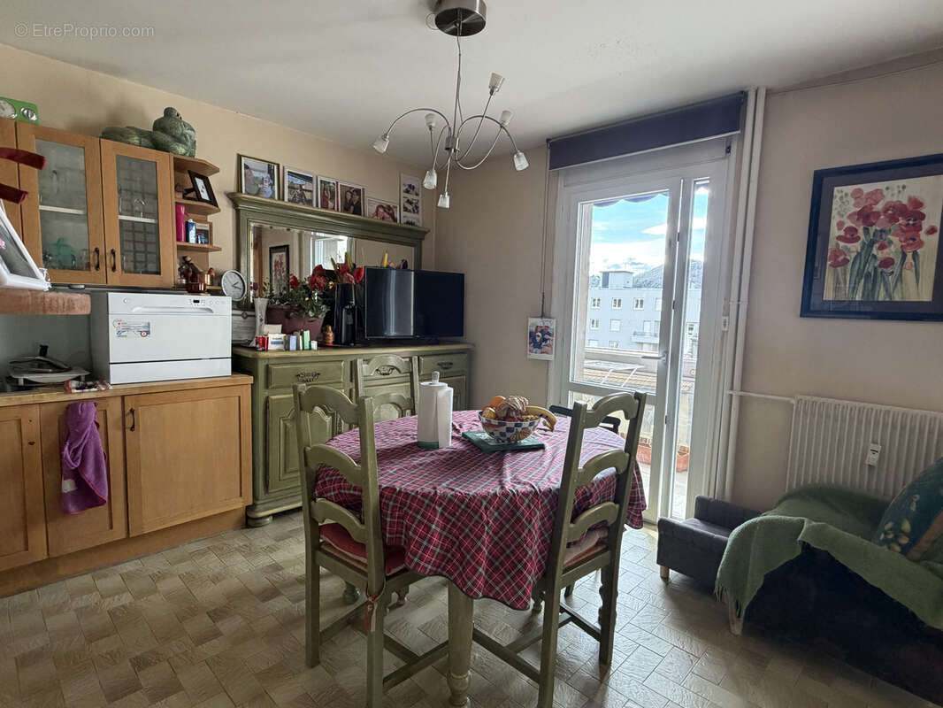 Appartement à SAINT-ETIENNE