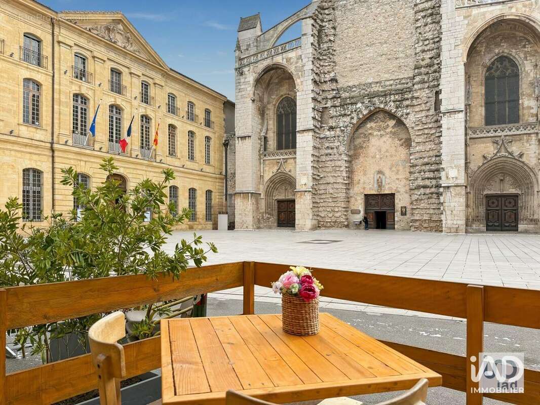 Photo 2 - Commerce à SAINT-MAXIMIN-LA-SAINTE-BAUME