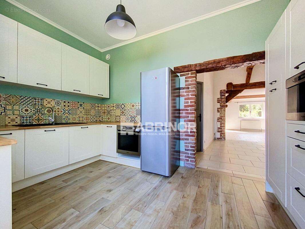 LINSELLES: Maison flamande de 130m2, 3 chambres, cave, jardin de 400m2 SUD et son garage de 61m2 - photo 6