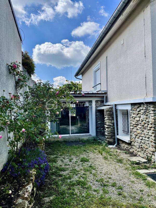 Maison à CESSON