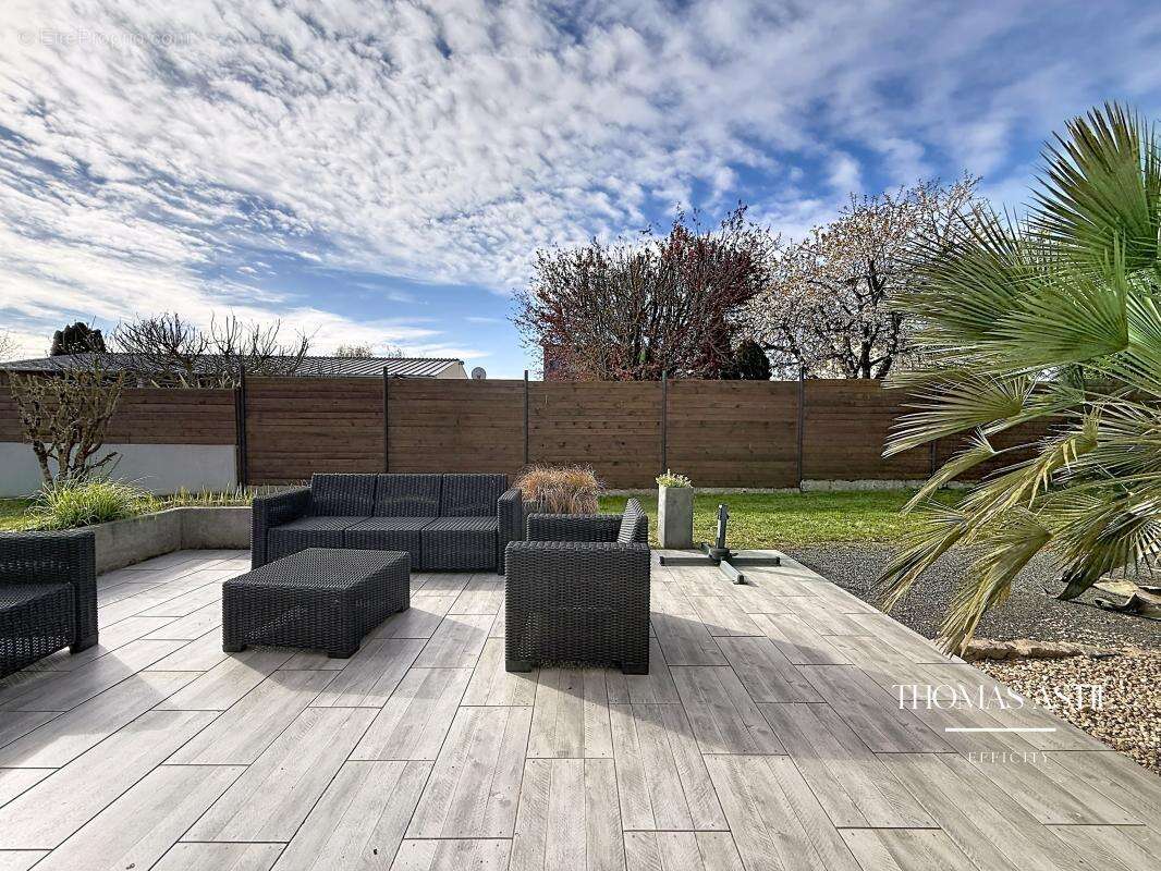 Maison à COURCHAMPS