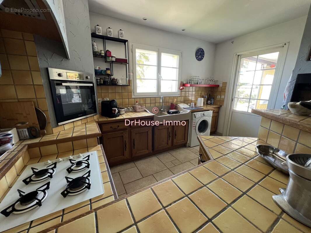 Maison 142 m² à Saint-Laurent-D'aigouze  - photo 5
