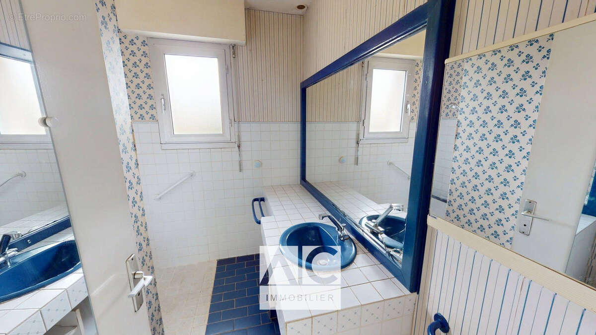 Maison à SAINT-NICOLAS-DU-PELEM