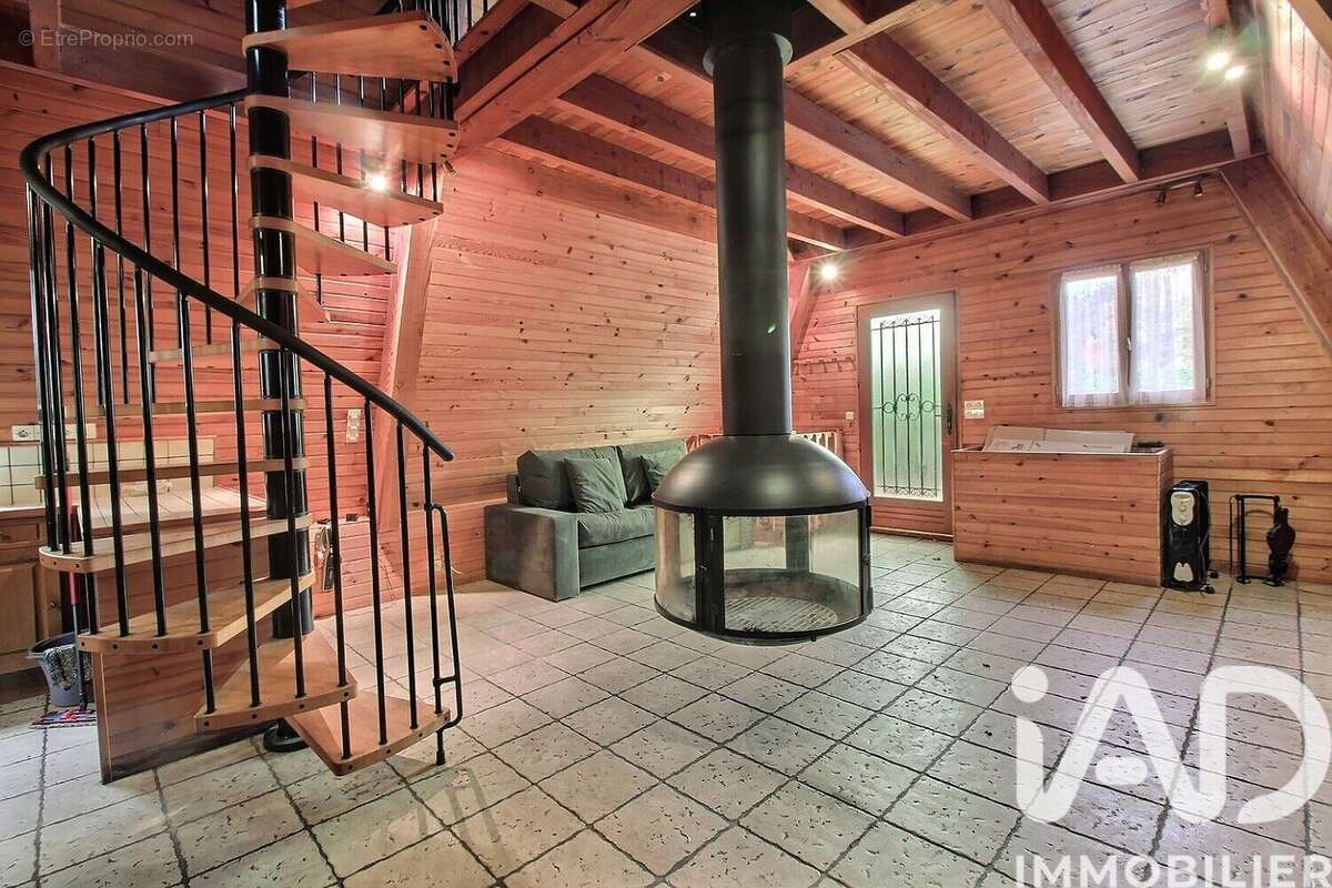 98 m² à Chard  - photo 3