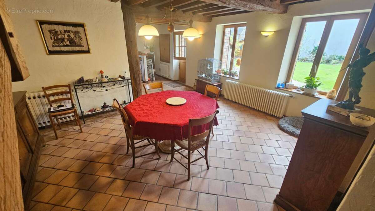 Maison à HOUDAN