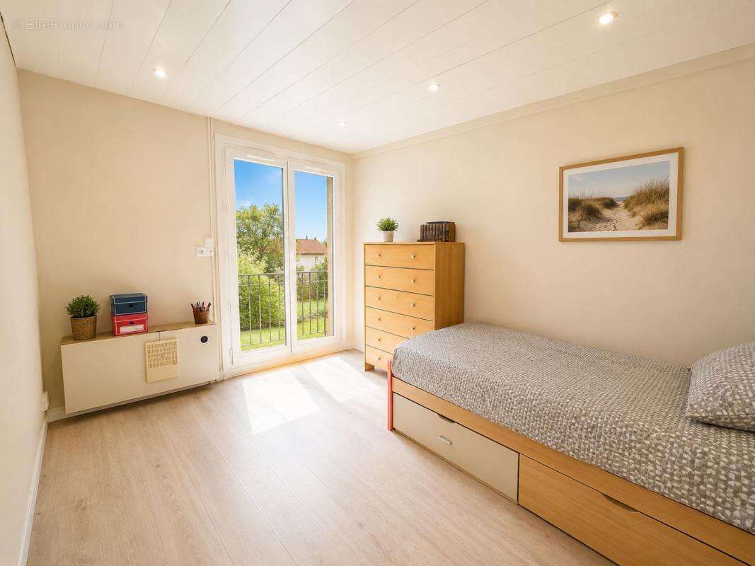 Maison 122 m² à Saint-Quentin-Fallavier  - photo 6
