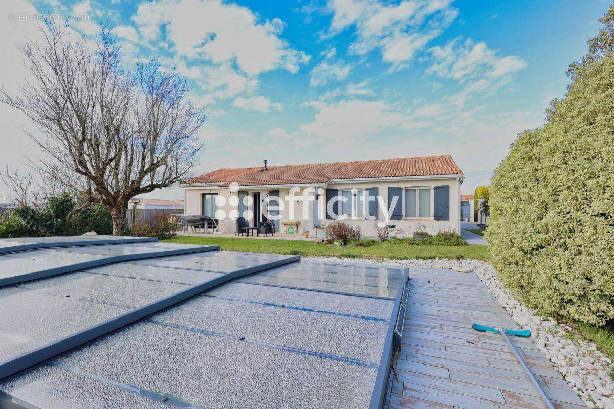 Maison à SEMUSSAC