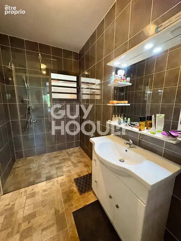 Maison F4 plain-pied Saint Pierre - photo 4