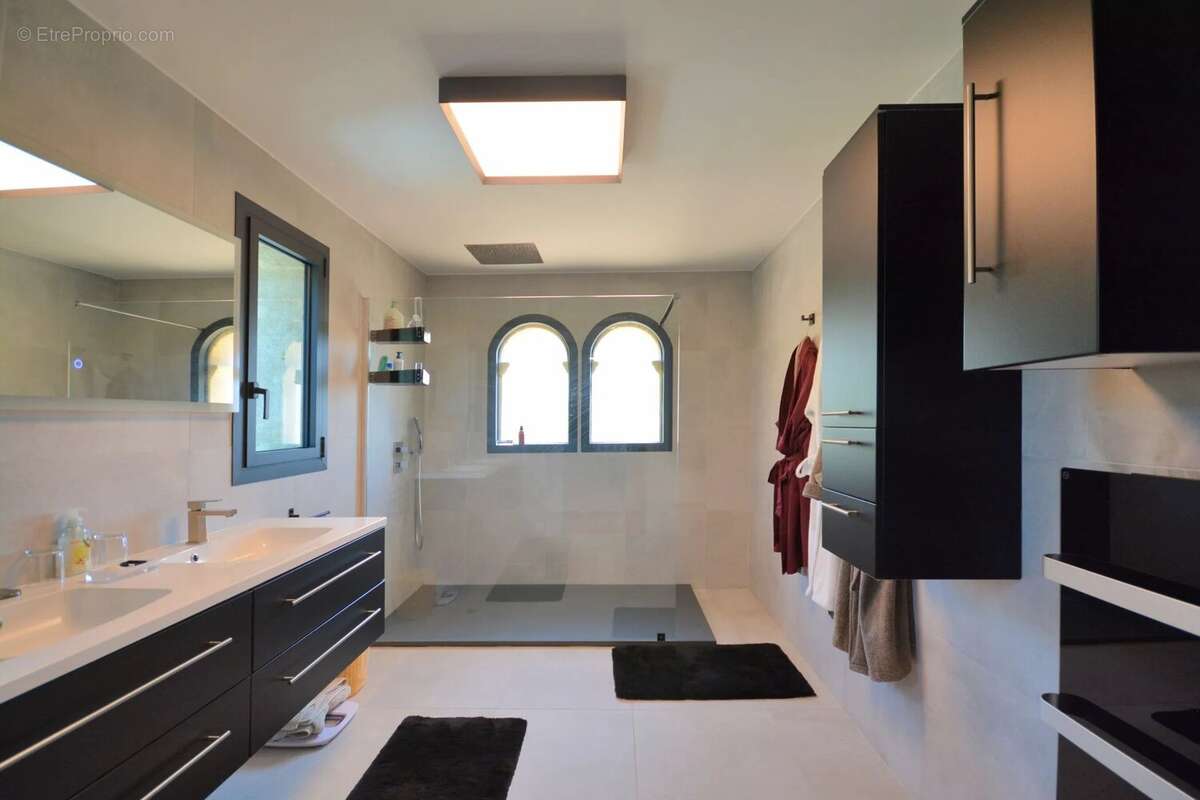 Maison à MOUGINS