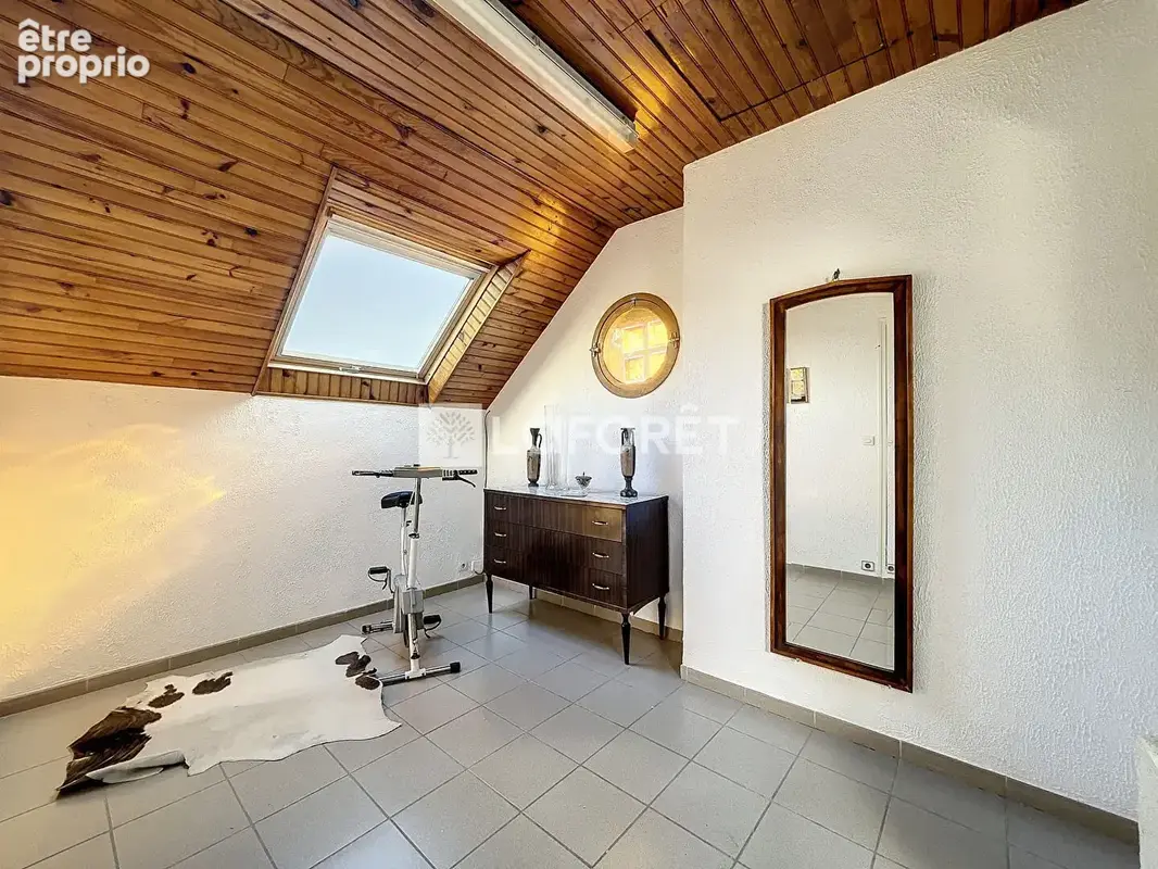 Laforêt Luzarches - Maison individuelle familiale sur Chaumontel de 168 m2 environ - photo 12