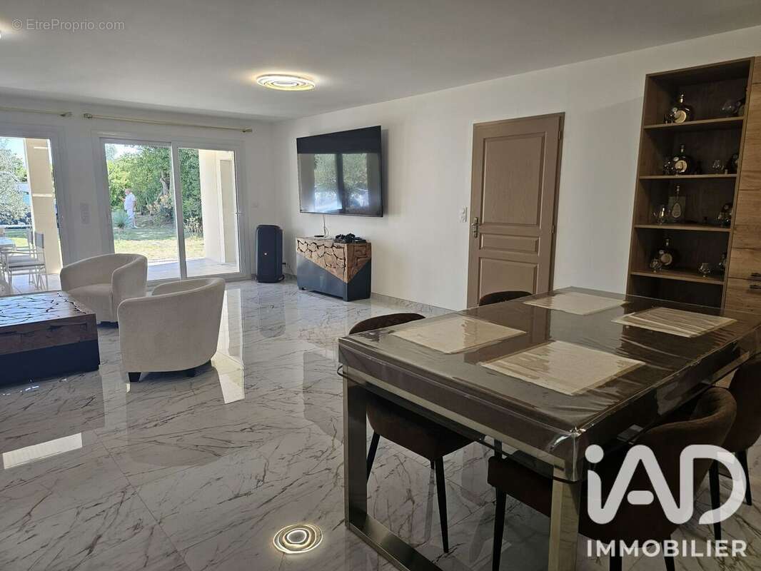 Maison 108 m² à Asnieres-La-Giraud  - photo 5