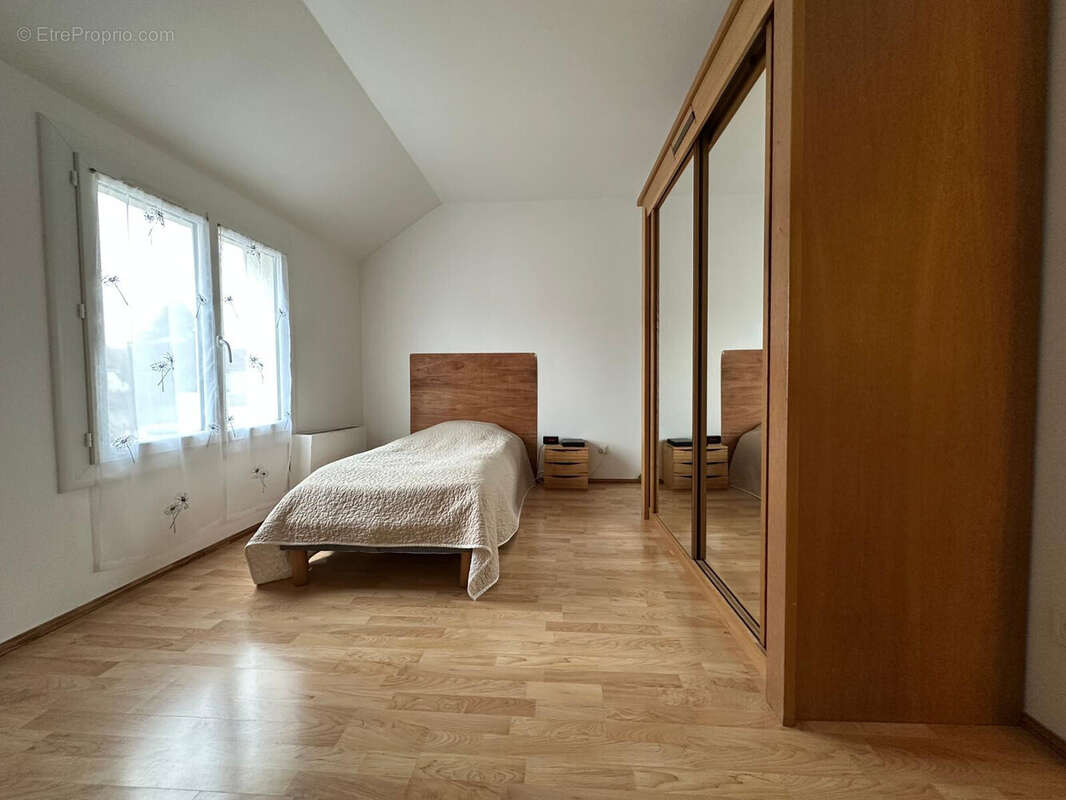 Maison à SAVIGNY-LE-TEMPLE