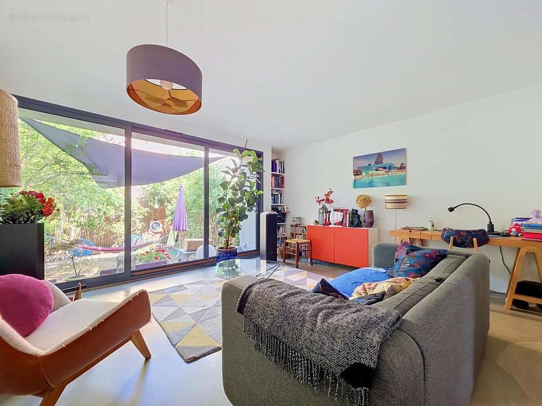 Maison 124 m² à Les Lilas  - photo 2