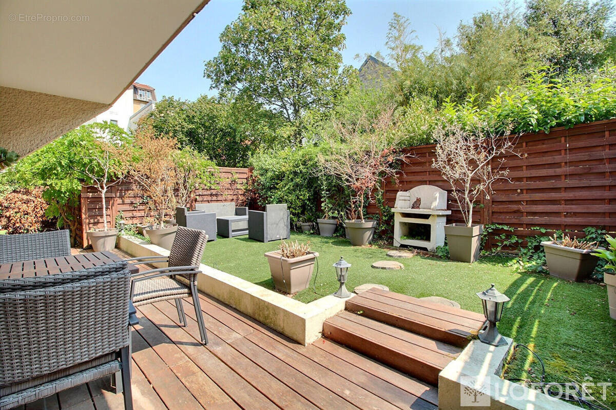 Appartement à LA GARENNE-COLOMBES