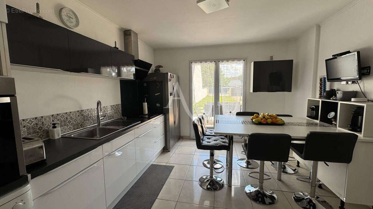 Maison à OZOIR-LA-FERRIERE