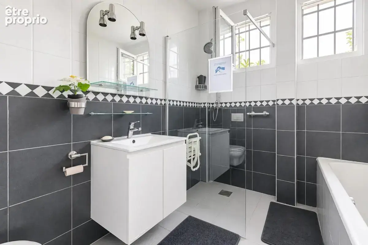 Maison de 8 pièces d'environ 200 m² à Bagnolet - photo 11