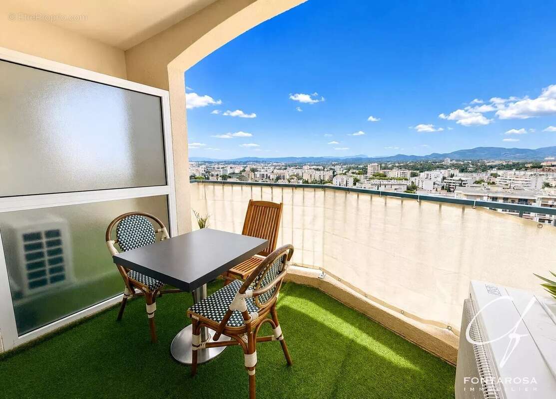 Saint-Raphaël – Appartement 2 pièces rénové avec terrasse, vue dégagée, parking et cave — vendu loué - photo 5