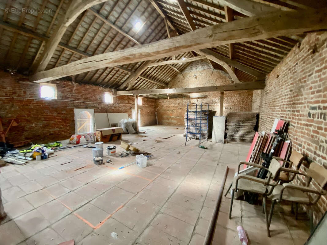 Maison à AVESNES-SUR-HELPE