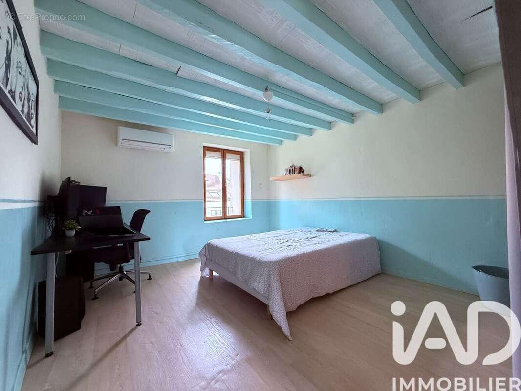 Maison 89 m² à Crecy-La-Chapelle  - photo 8