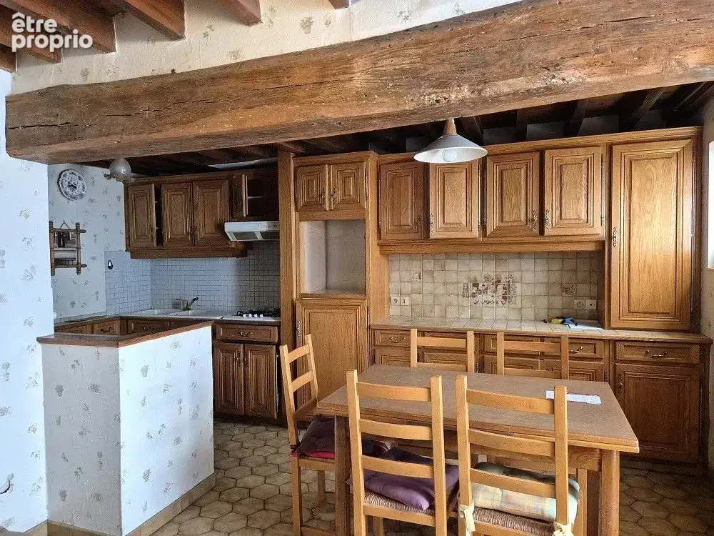 Maison 5 pièces, avec garage et jardin, proche commerces et écoles. - photo 2