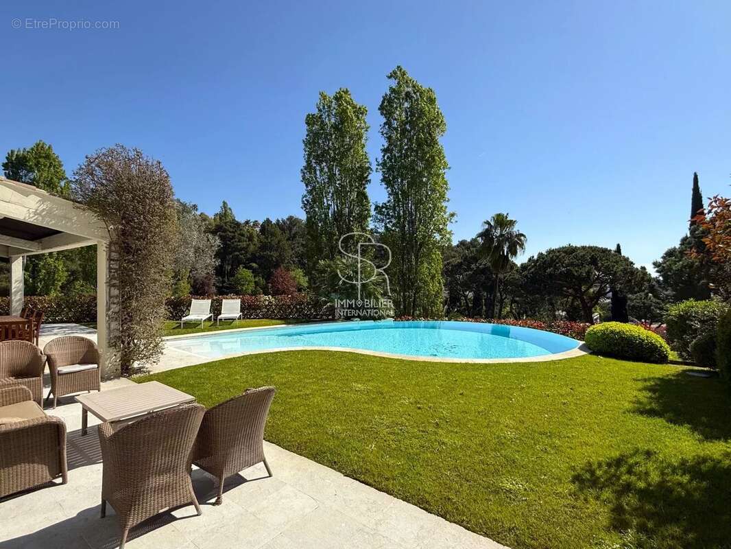 Maison à VILLENEUVE-LOUBET